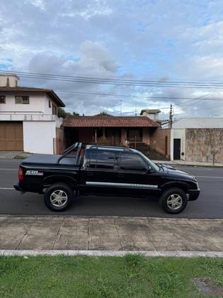 CHEVROLET S10 2.8 EXECUTIVE 4X4 CD 12V TURBO ELECTRONIC INTERCOOLER DIESEL 4P MANUAL